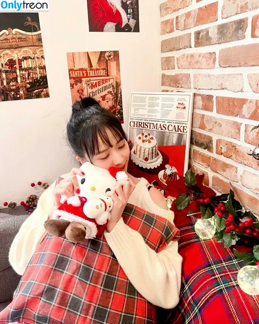 Jisoo nude photo #0438 (BLACKPINK / qenshizu / sooyaaa__)