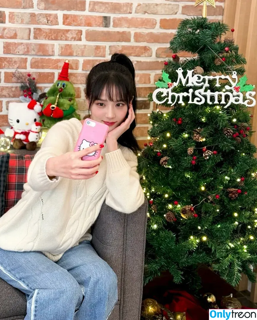 Jisoo nude photo #0439 (BLACKPINK / qenshizu / sooyaaa__)