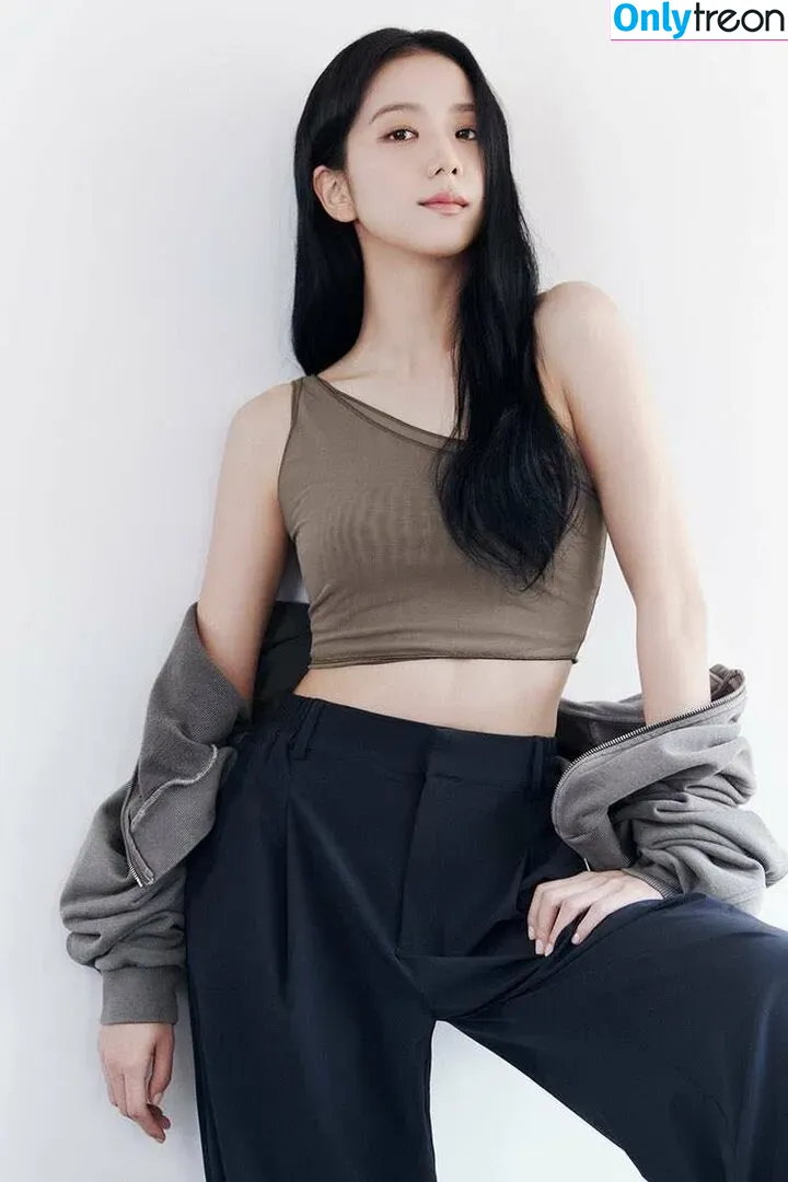 Jisoo nude photo #0450 (BLACKPINK / qenshizu / sooyaaa__)