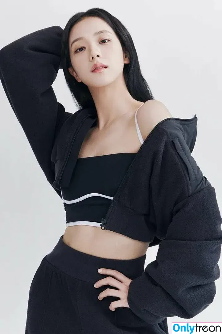 Jisoo nude photo #0460 (BLACKPINK / qenshizu / sooyaaa__)