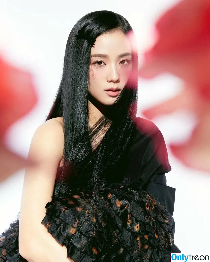 Jisoo nude photo #0469 (BLACKPINK / qenshizu / sooyaaa__)