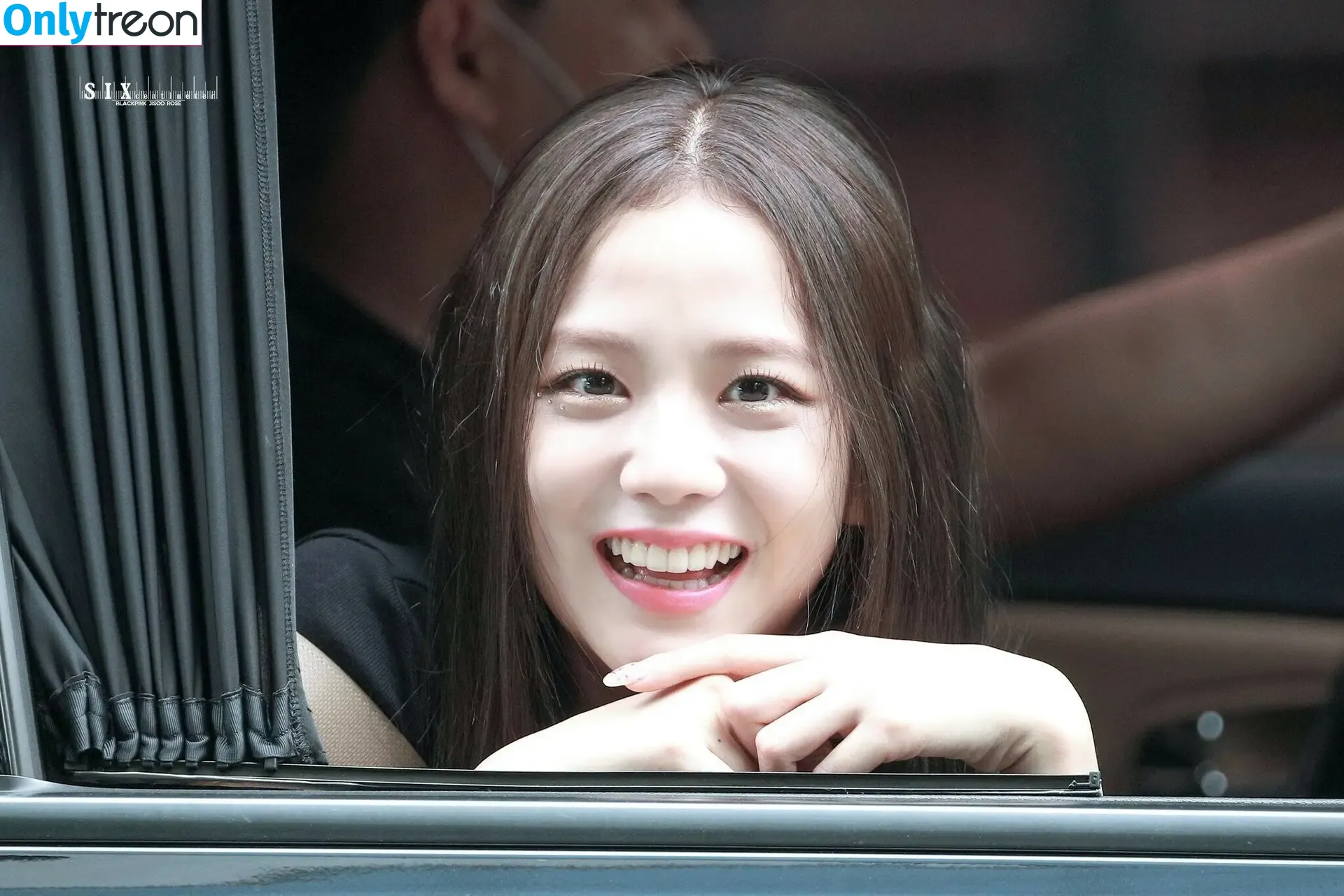 Jisoo nude photo #0558 (BLACKPINK / qenshizu / sooyaaa__)