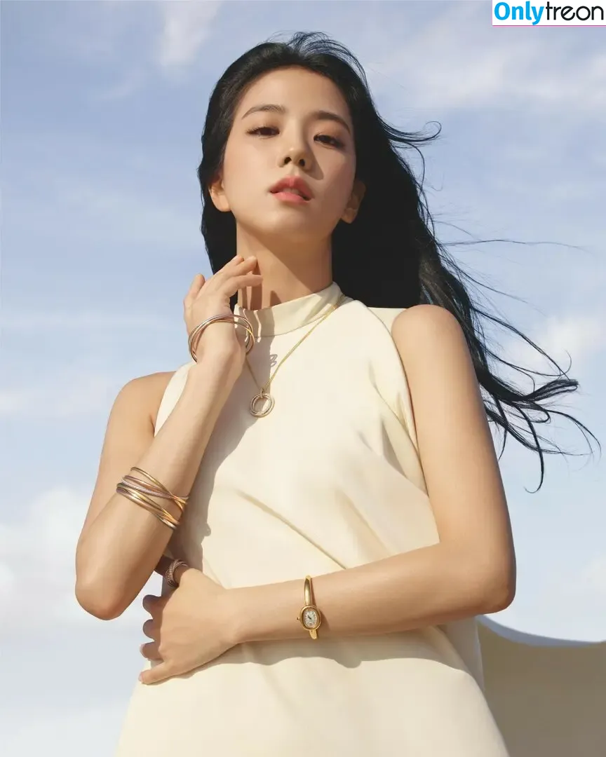 Jisoo nude photo #0568 (BLACKPINK / qenshizu / sooyaaa__)