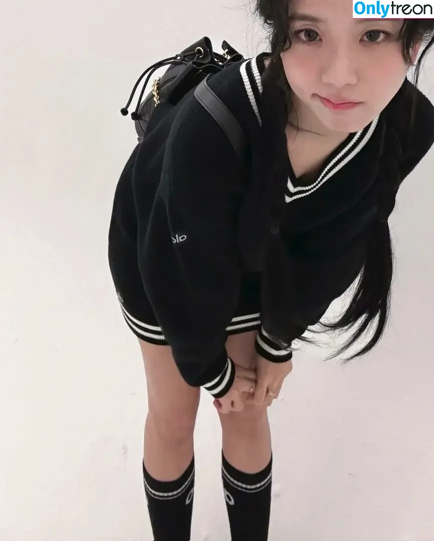 Jisoo nude photo #0574 (BLACKPINK / qenshizu / sooyaaa__)