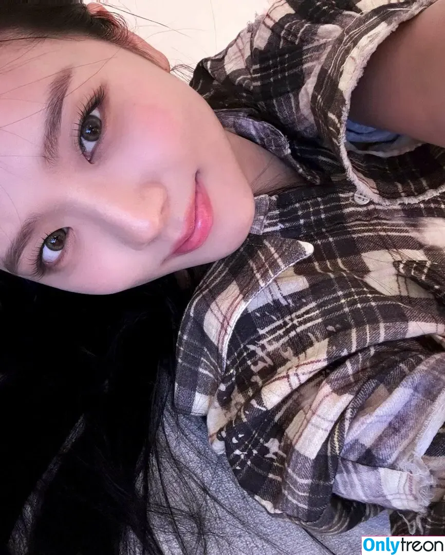 Jisoo nude photo #0603 (BLACKPINK / qenshizu / sooyaaa__)