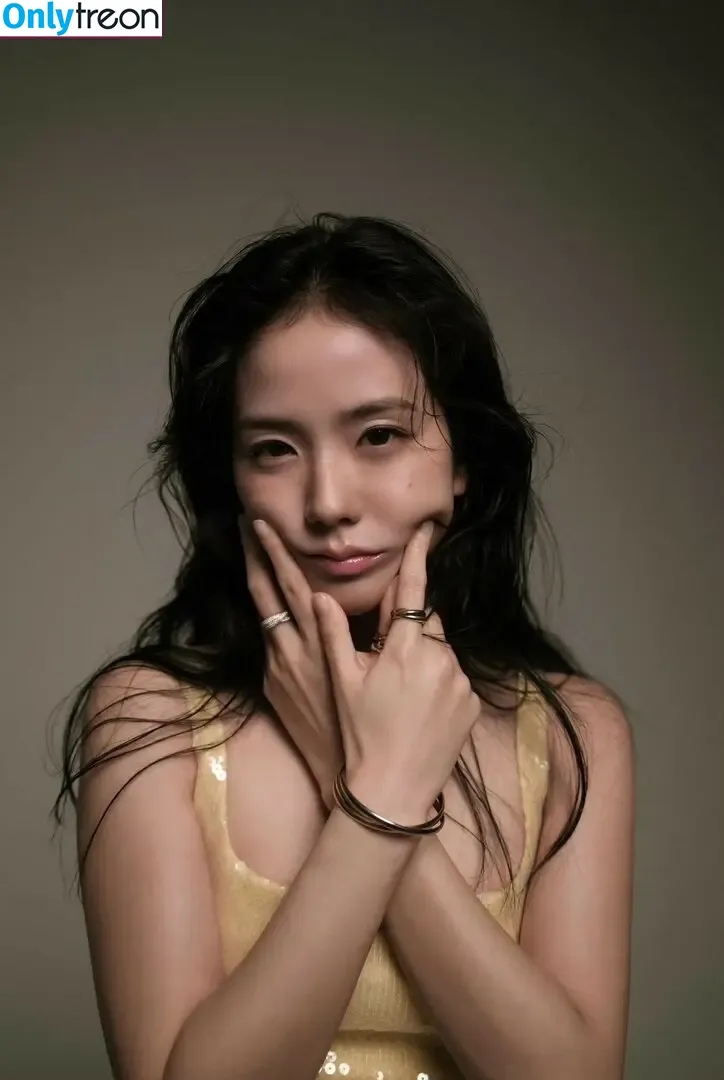 Jisoo nude photo #0630 (BLACKPINK / qenshizu / sooyaaa__)