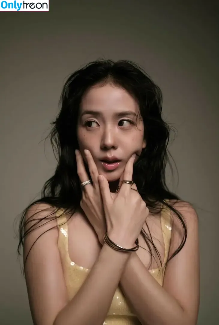 Jisoo nude photo #0631 (BLACKPINK / qenshizu / sooyaaa__)