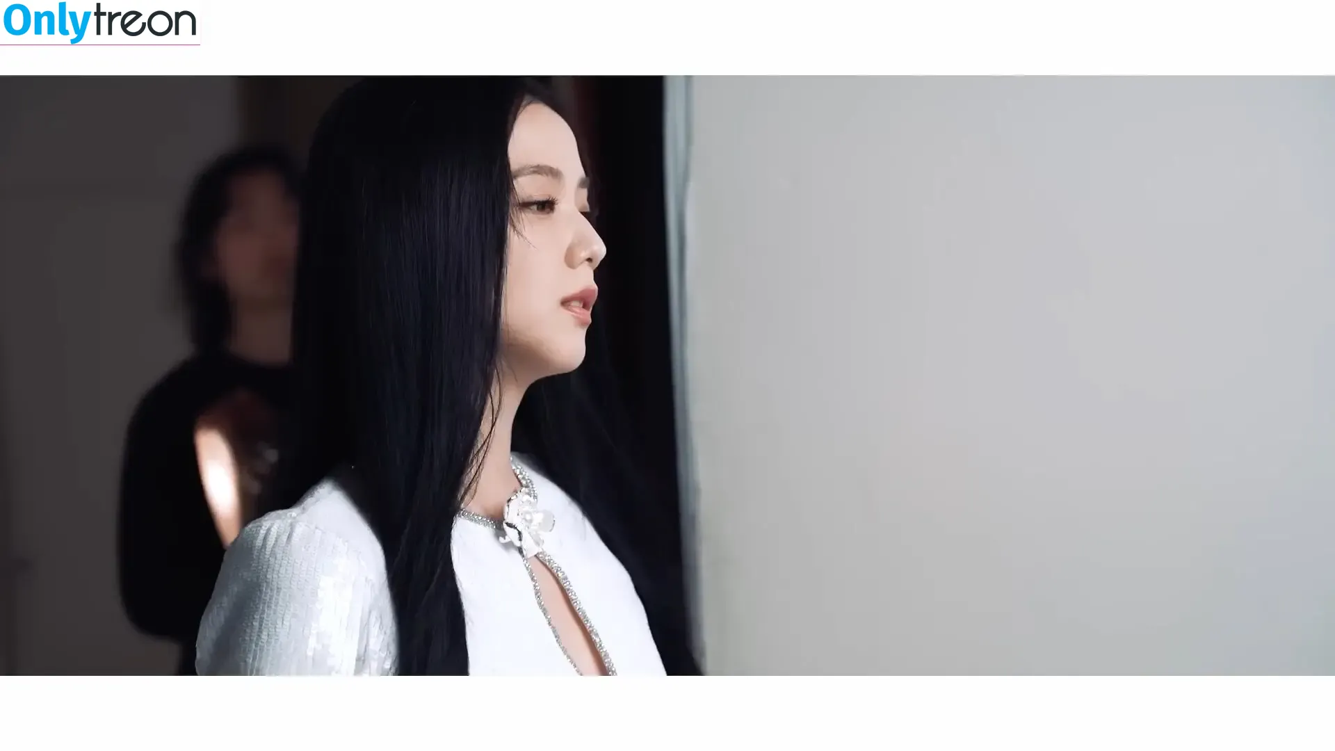 Jisoo nude photo #0649 (BLACKPINK / qenshizu / sooyaaa__)