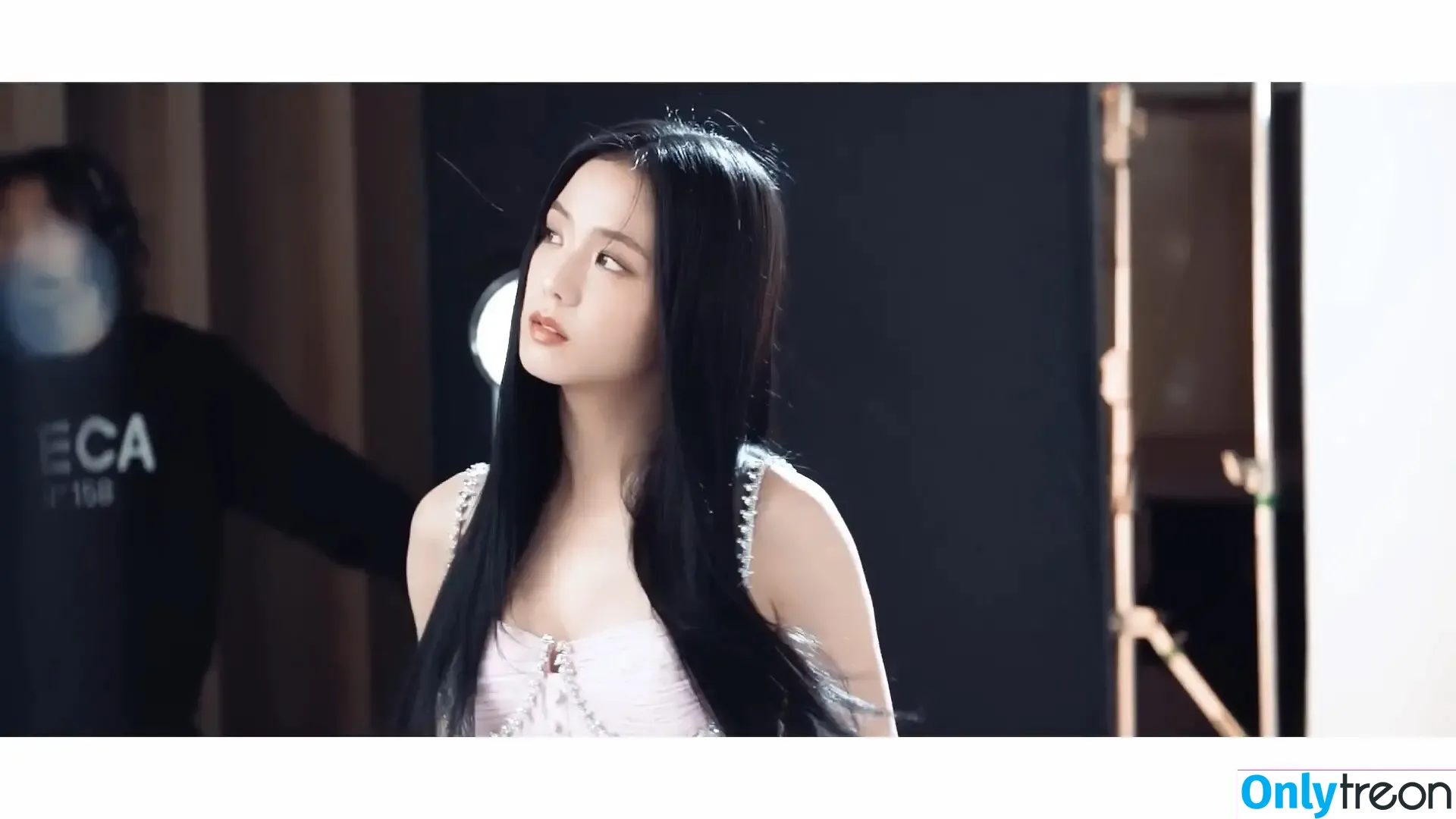 Jisoo nude photo #0653 (BLACKPINK / qenshizu / sooyaaa__)