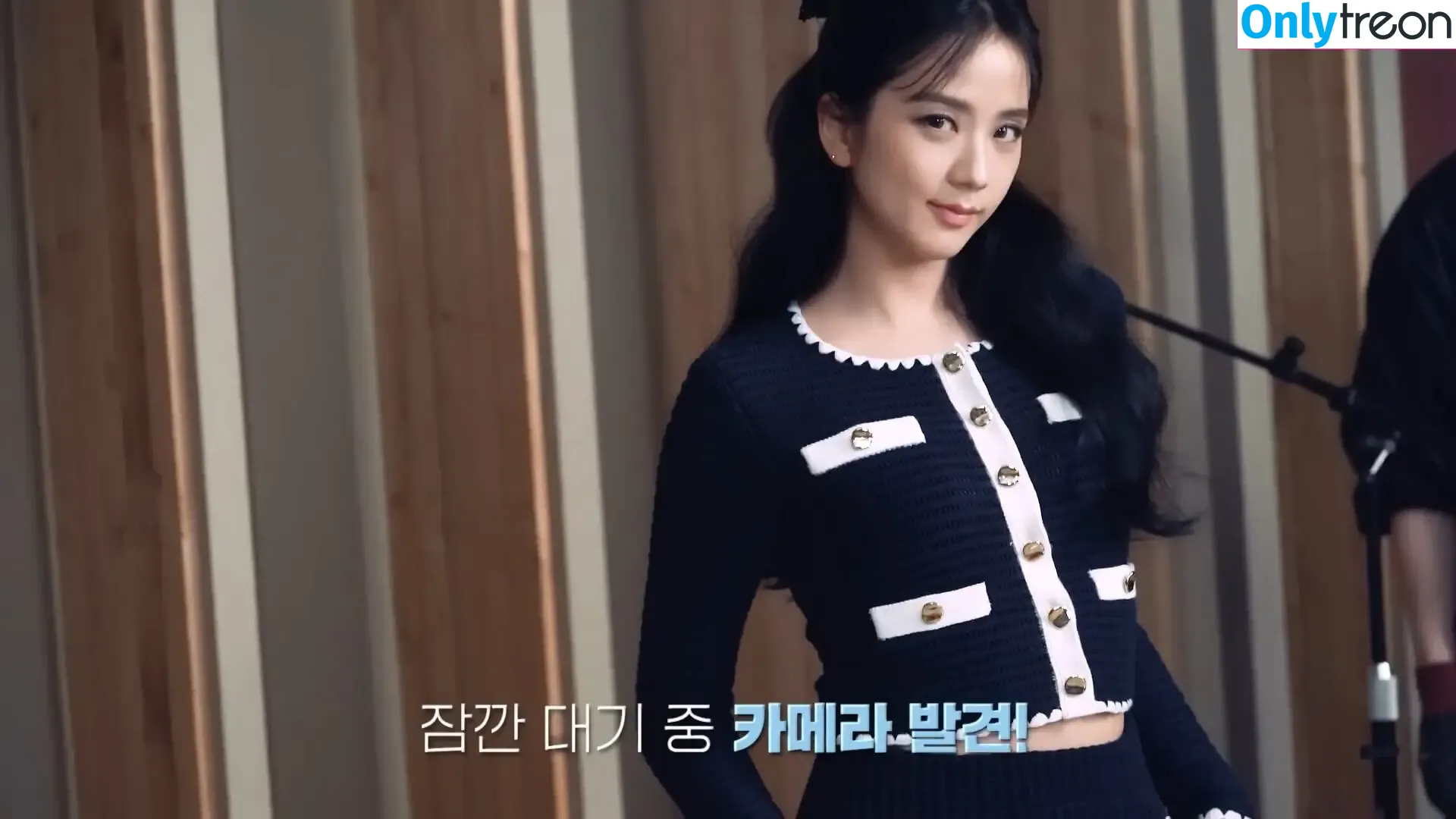 Jisoo nude photo #0660 (BLACKPINK / qenshizu / sooyaaa__)