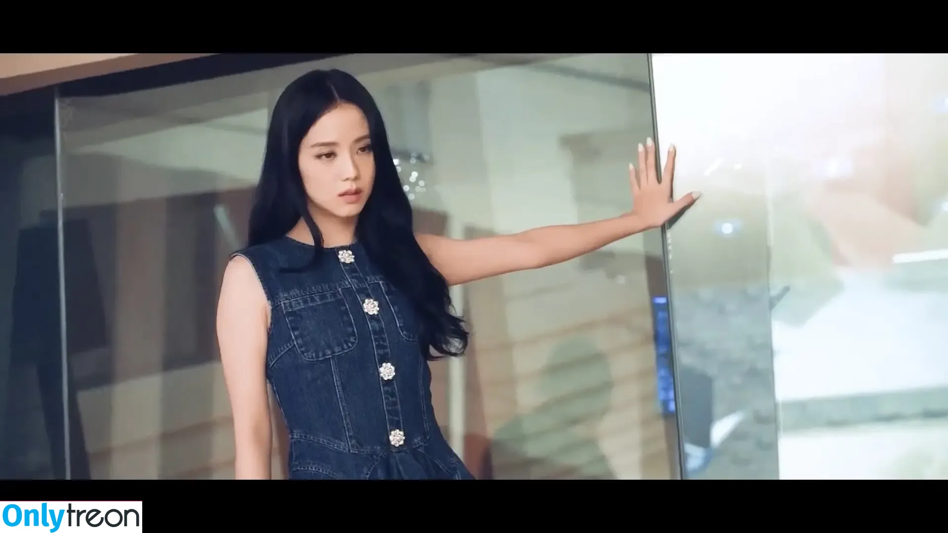 Jisoo nude photo #0681 (BLACKPINK / qenshizu / sooyaaa__)