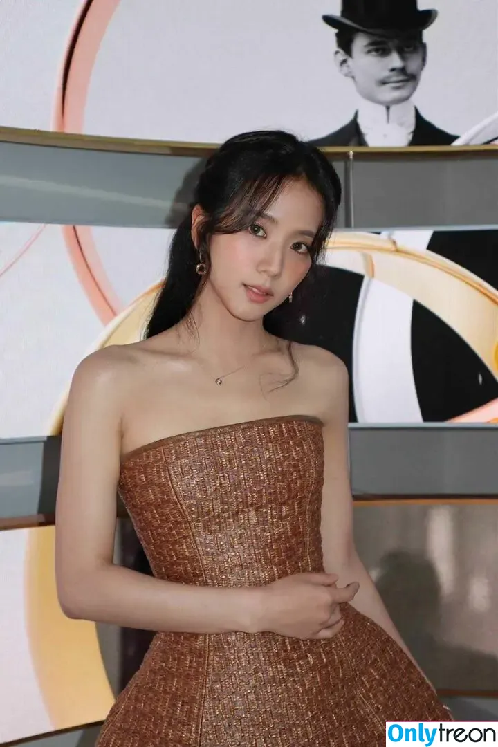 Jisoo nude photo #0699 (BLACKPINK / qenshizu / sooyaaa__)