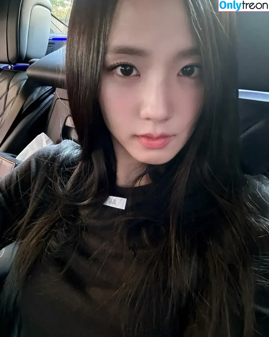 Jisoo nude photo #0748 (BLACKPINK / qenshizu / sooyaaa__)