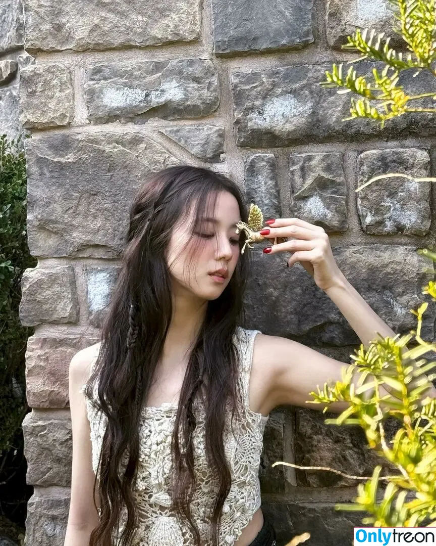 Jisoo nude photo #0864 (BLACKPINK / qenshizu / sooyaaa__)