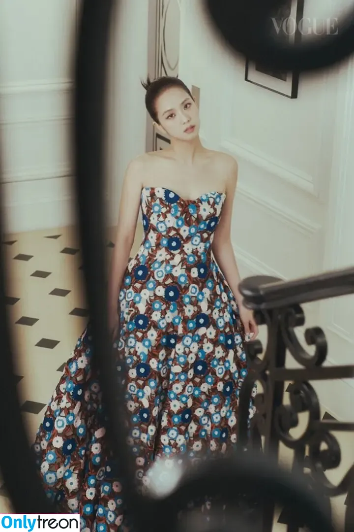 Jisoo nude photo #1473 (BLACKPINK / qenshizu / sooyaaa__)
