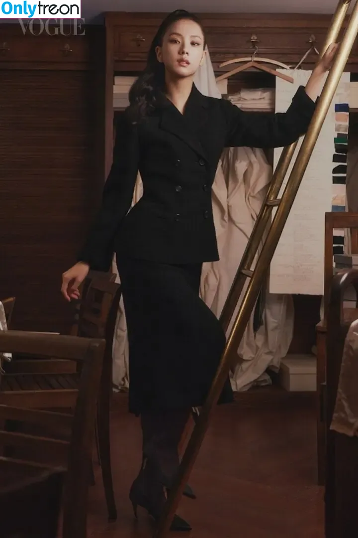 Jisoo nude photo #1478 (BLACKPINK / qenshizu / sooyaaa__)