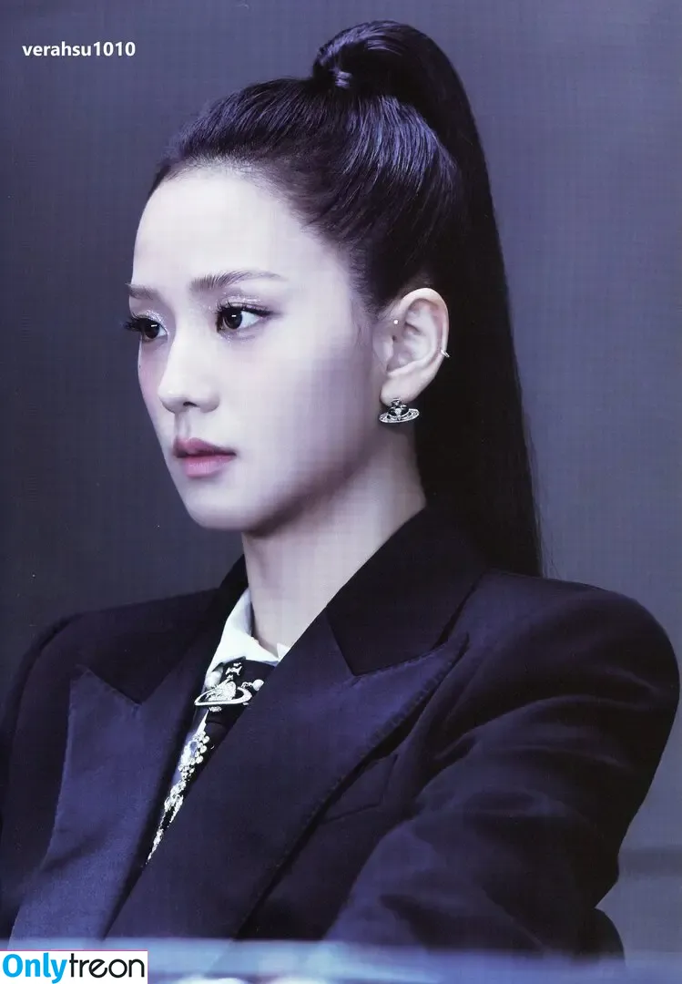 Jisoo nude photo #1538 (BLACKPINK / qenshizu / sooyaaa__)