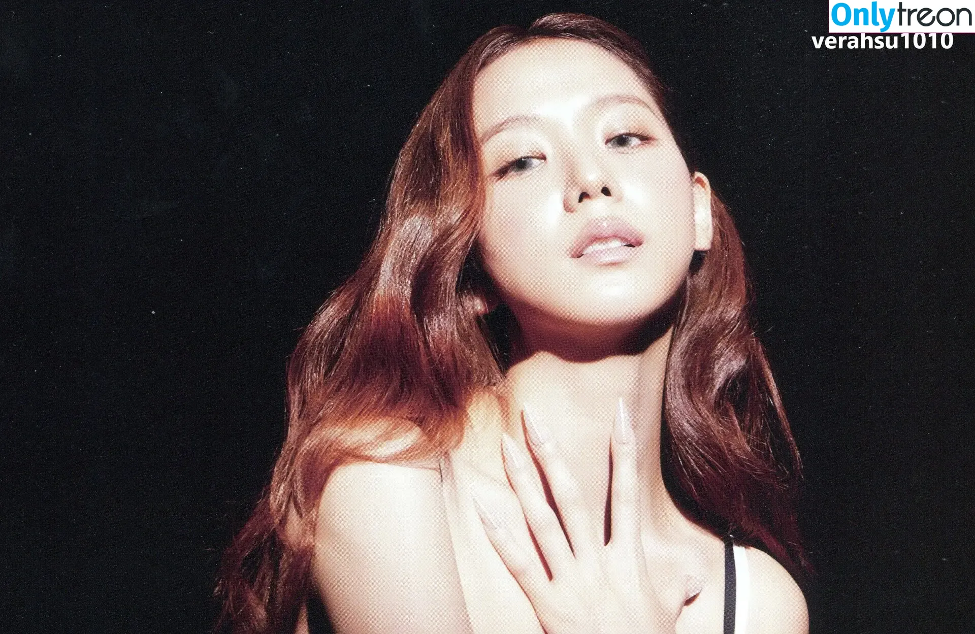 Jisoo nude photo #1552 (BLACKPINK / qenshizu / sooyaaa__)