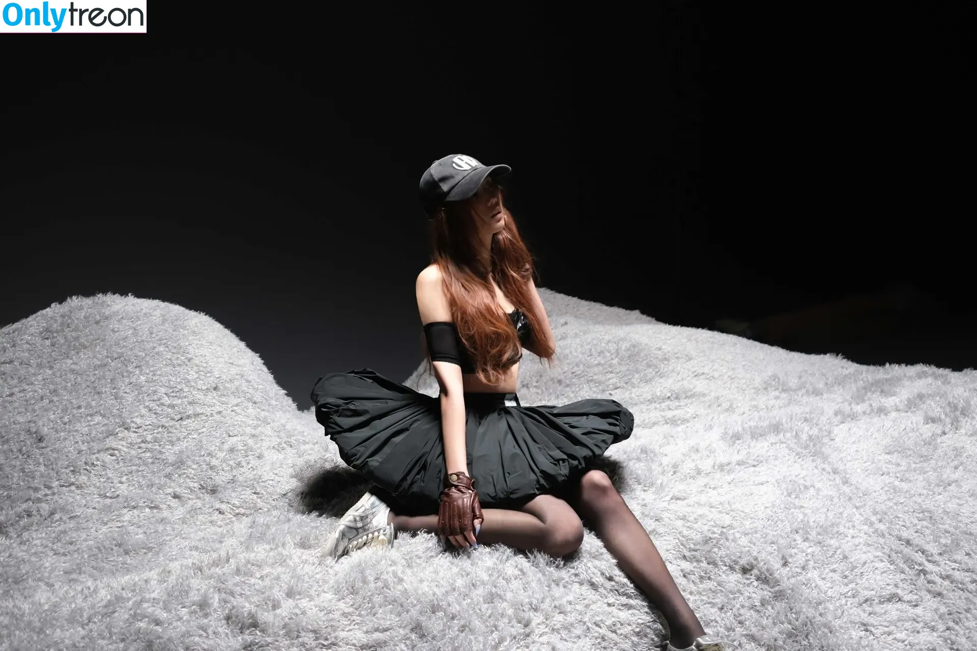 Jisoo nude photo #1579 (BLACKPINK / qenshizu / sooyaaa__)