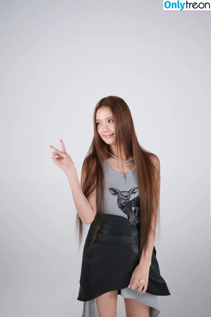 Jisoo nude photo #1583 (BLACKPINK / qenshizu / sooyaaa__)