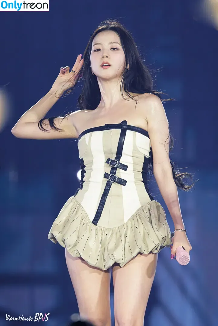 Jisoo nude photo #1599 (BLACKPINK / qenshizu / sooyaaa__)