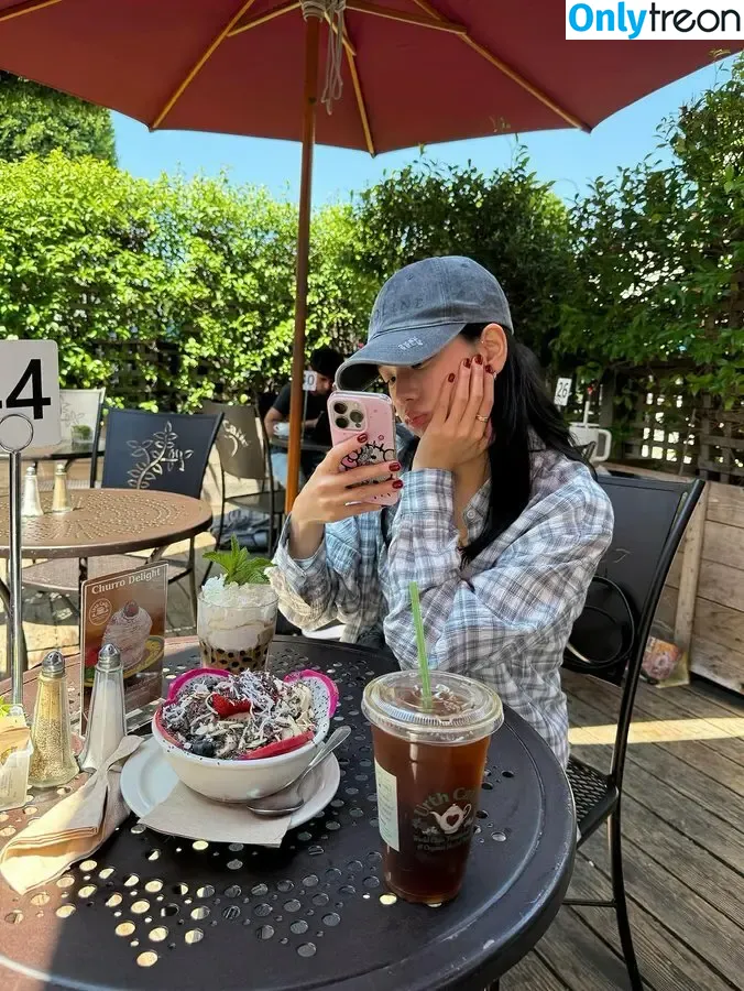 Jisoo nude photo #1612 (BLACKPINK / qenshizu / sooyaaa__)