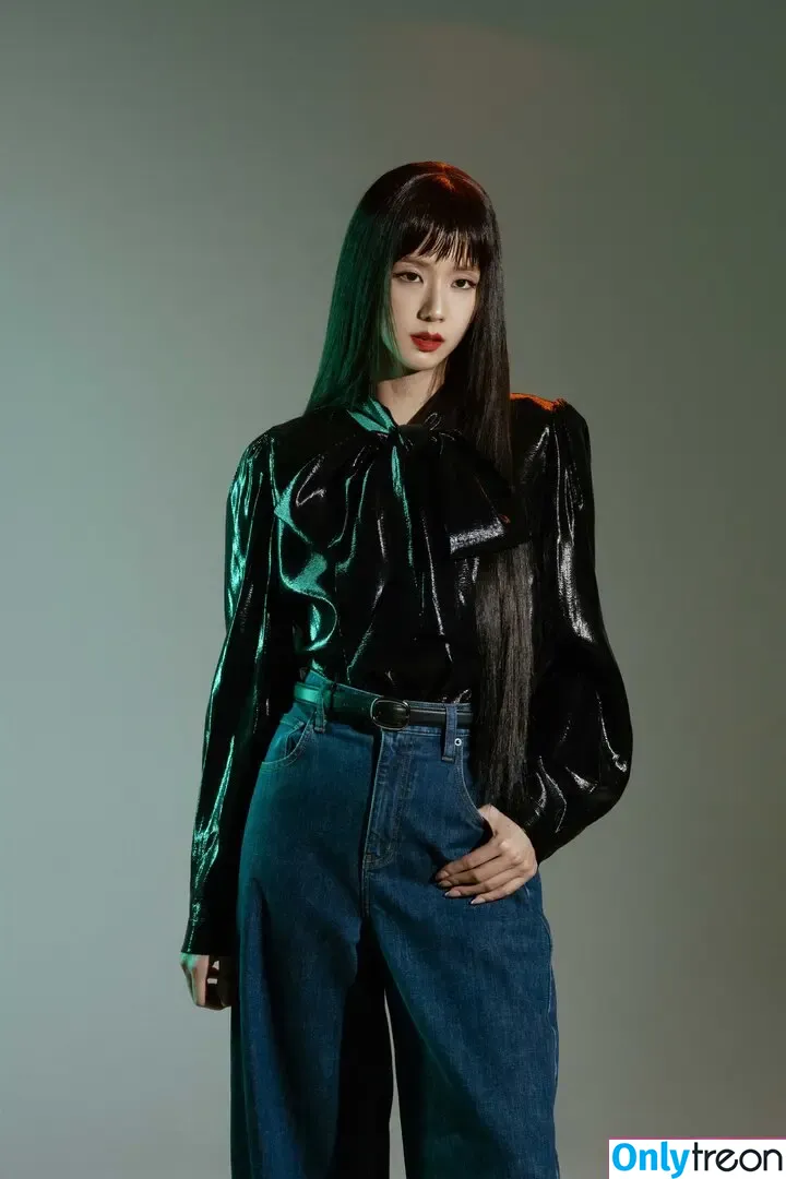 Jisoo nude photo #1687 (BLACKPINK / qenshizu / sooyaaa__)