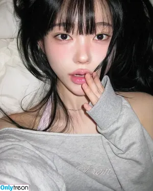 Jiyoon 지윤 / easy_yun_ nude photo #0001