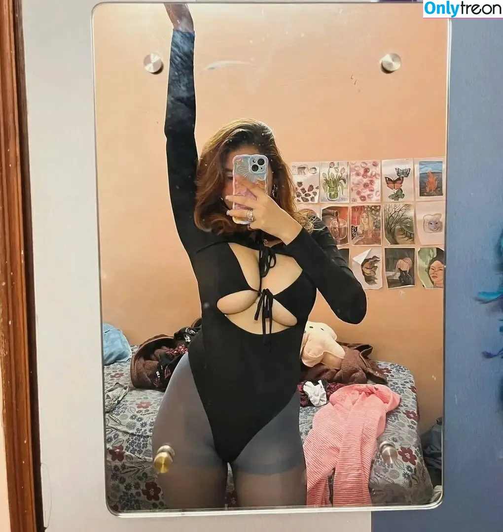 Jjuvzzz nude photo #0027 (Juveeriaa / Juveria)
