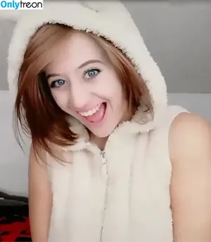 Joana Headbang / psyjoye nude photo #0092