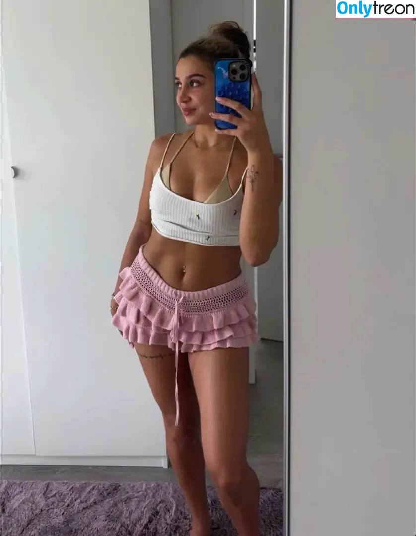 Joana Salamone nude photo #0149 (joana.salamone)
