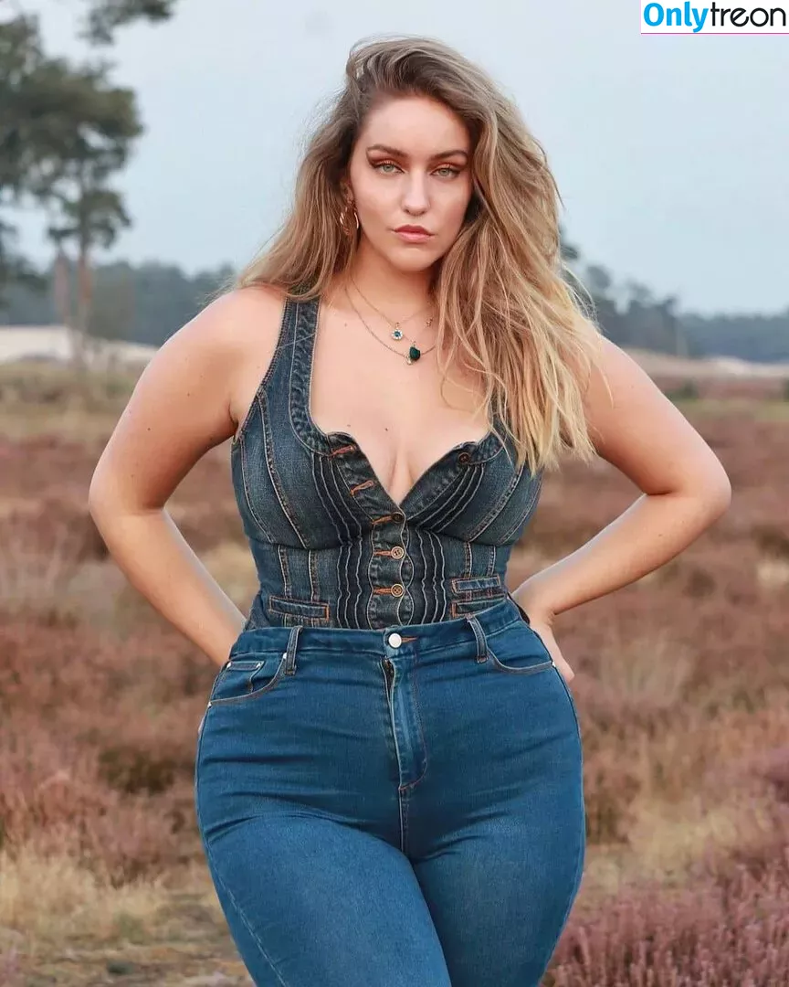 Joann Van Den Herik nude photo #0001 (Joannvdherik)