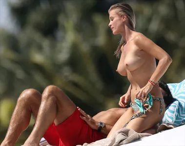 Joanna Krupa / joannakrupa nude photo #0024