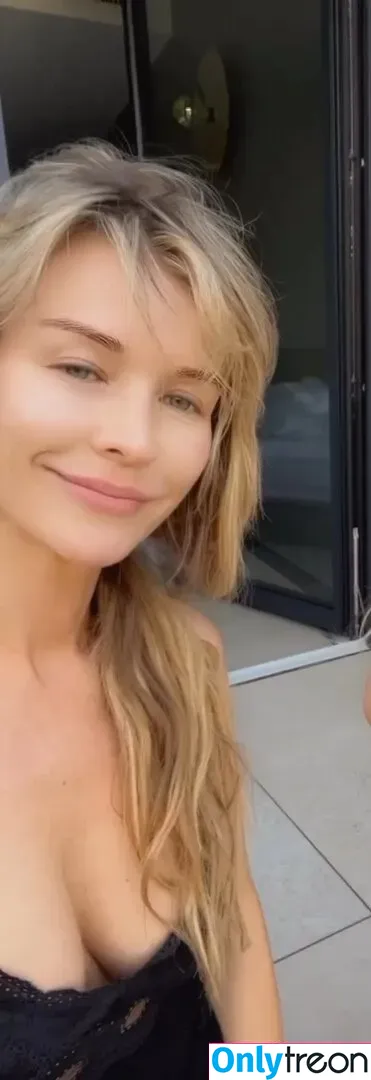 Joanna Krupa nude photo #0063 (joannakrupa)