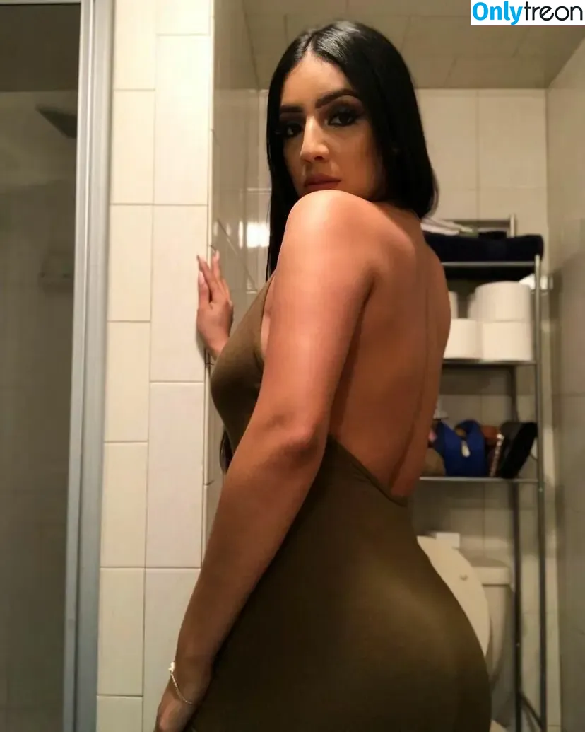 Joanne nude photo #0041 (soamaziinq / u164250805)