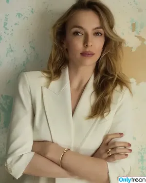 Jodie Comer / jodiemcomer nude photo #0402