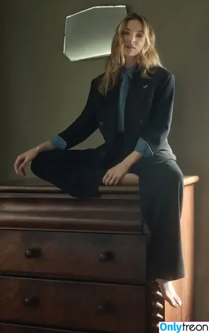 Jodie Comer / jodiemcomer nude photo #0404