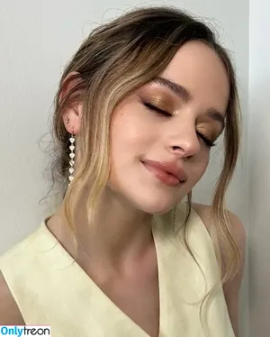joey_king / iam_jaygarcia / joeyking nude photo #1062