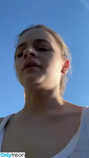 joey_king / iam_jaygarcia / joeyking nude photo #1181
