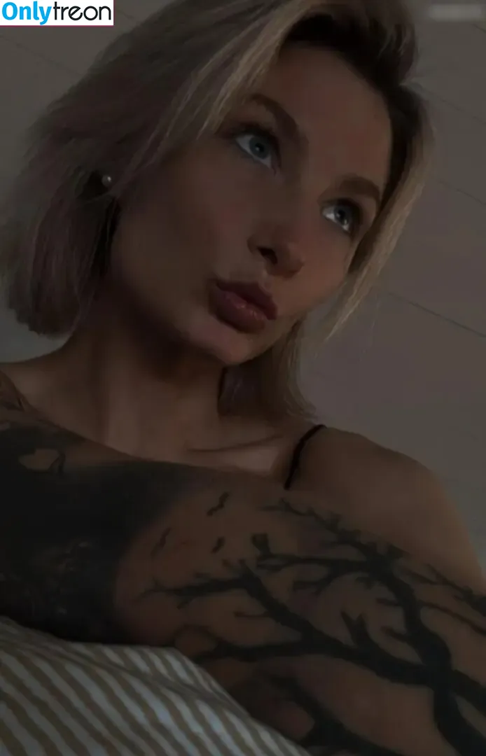 Johanna Juhlin nude photo #0188 (johannajuhlin / johannnajuhlin)