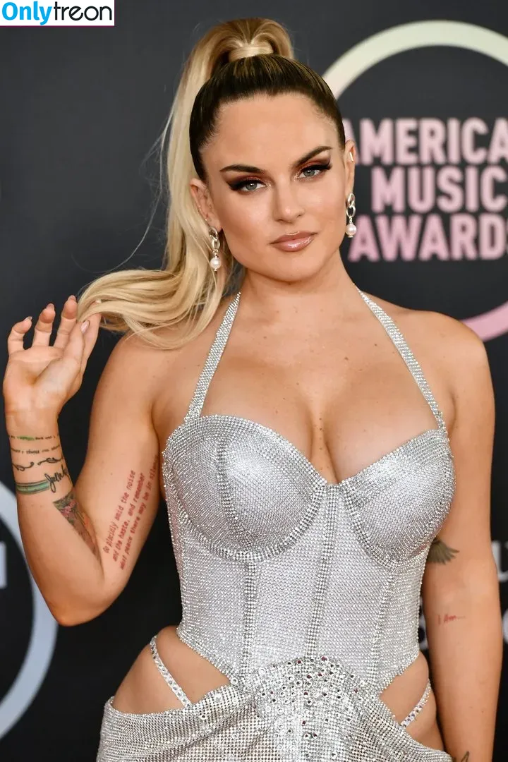 Jojo Levesque nude photo #0054 (iamjojo)