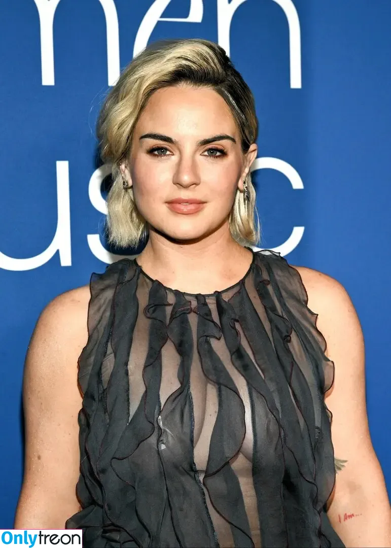Jojo Levesque nude photo #0412 (iamjojo)
