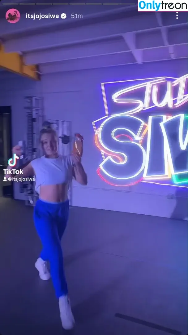 Jojo Siwa nude photo #0193 (anyuser / itsjojosiwa / jojocutie)