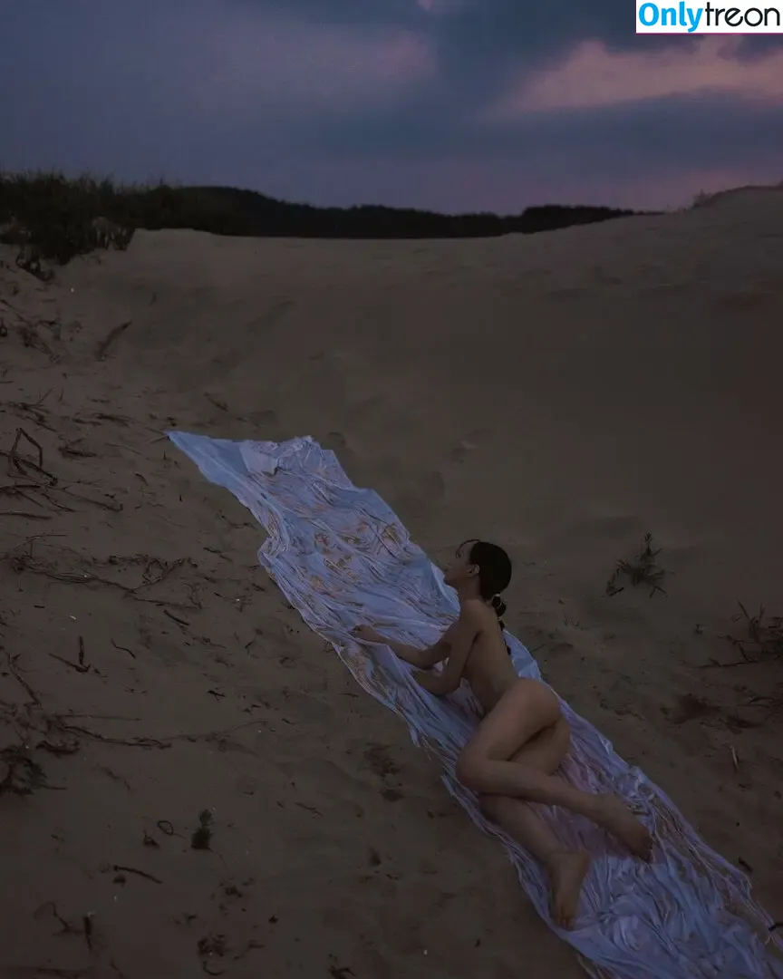 Jooahwyl nude photo #0003 (Jooahwyl)