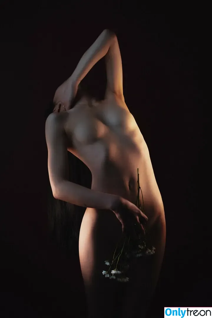 Jooahwyl nude photo #0021 (Jooahwyl)
