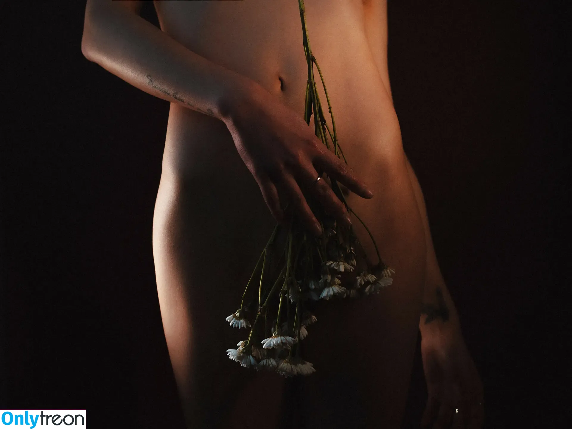 Jooahwyl nude photo #0029 (Jooahwyl)