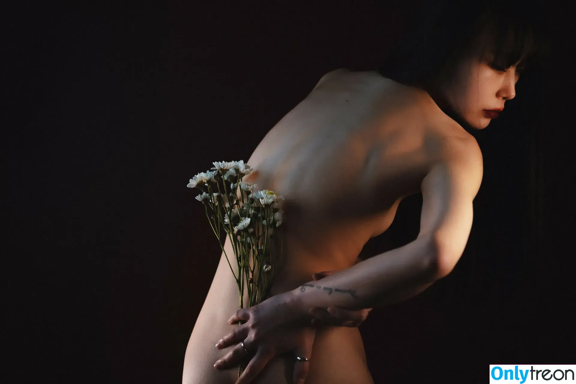 Jooahwyl nude photo #0030 (Jooahwyl)