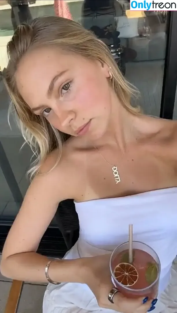 Jordyn Jones nude photo #1035 (jordylee.jones / jordynjones)