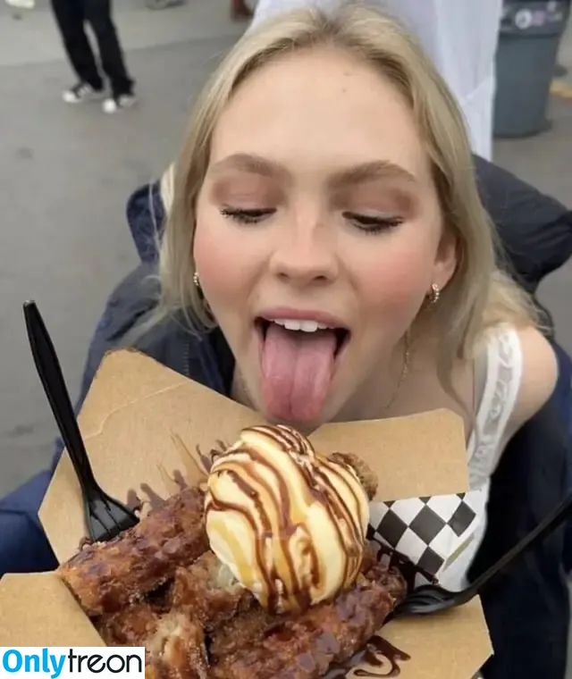 Jordyn Jones nude photo #1066 (jordylee.jones / jordynjones)