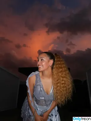 Jorja Smith / itstaaayy / jorjasmith_ nude photo #0129
